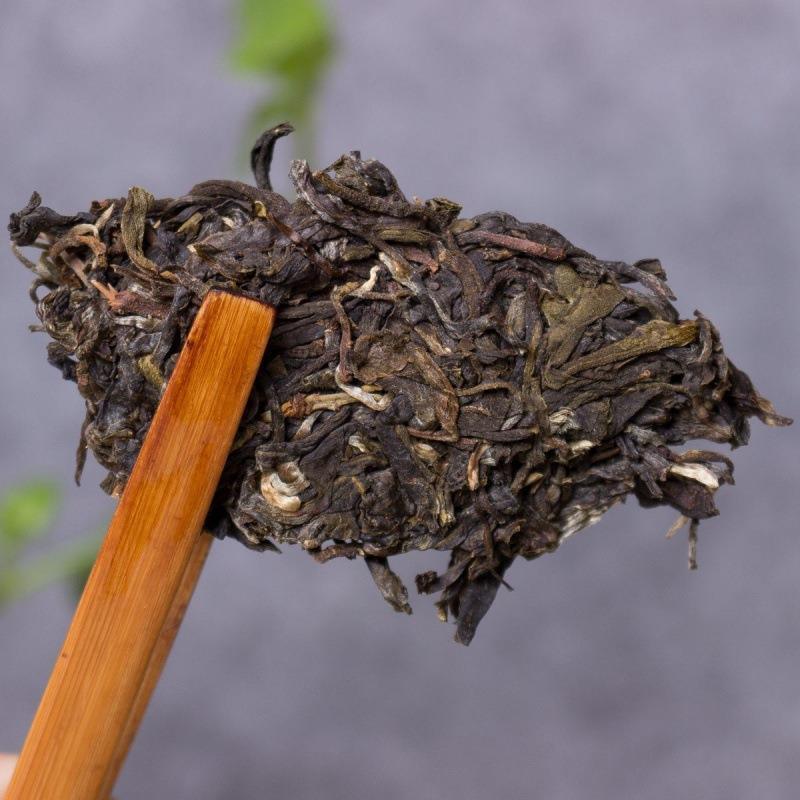 2015 Licang Ancient Tree Tea Cake 200g - Shanghai Teas